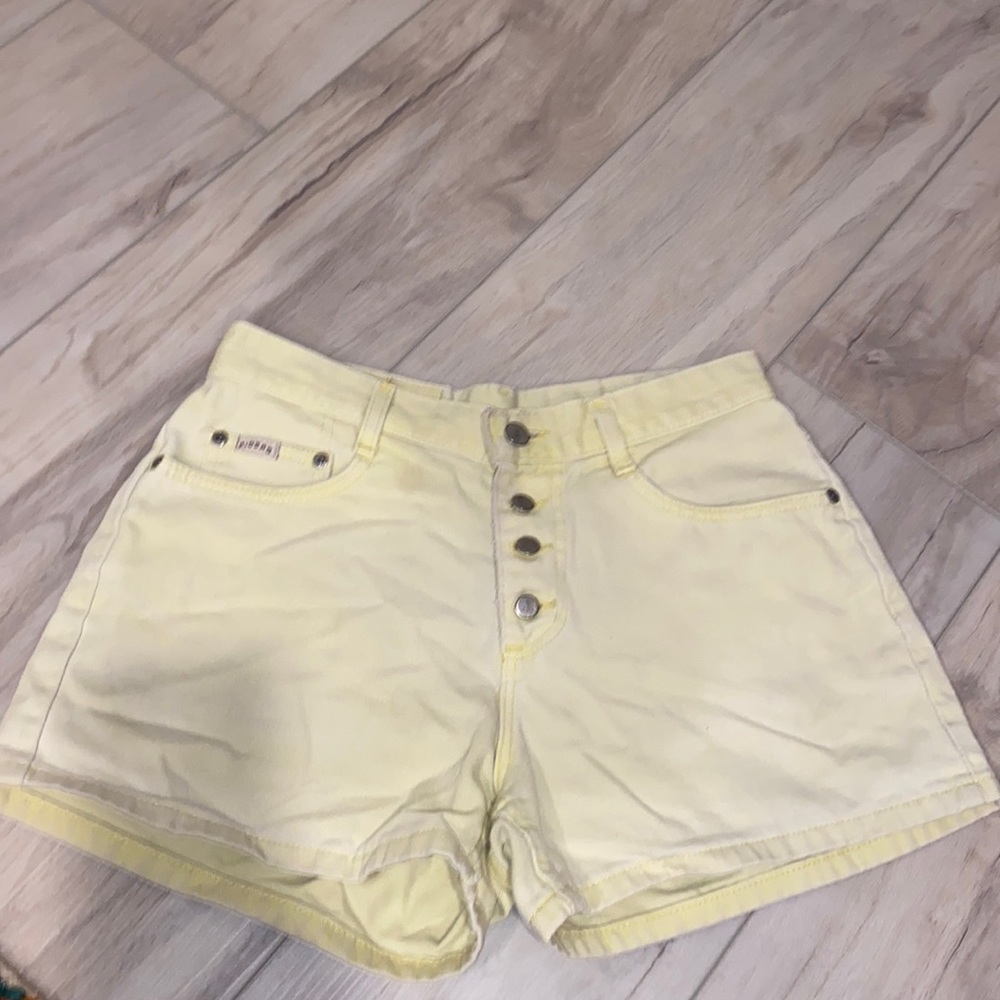 Riders vintage pale yellow shorts